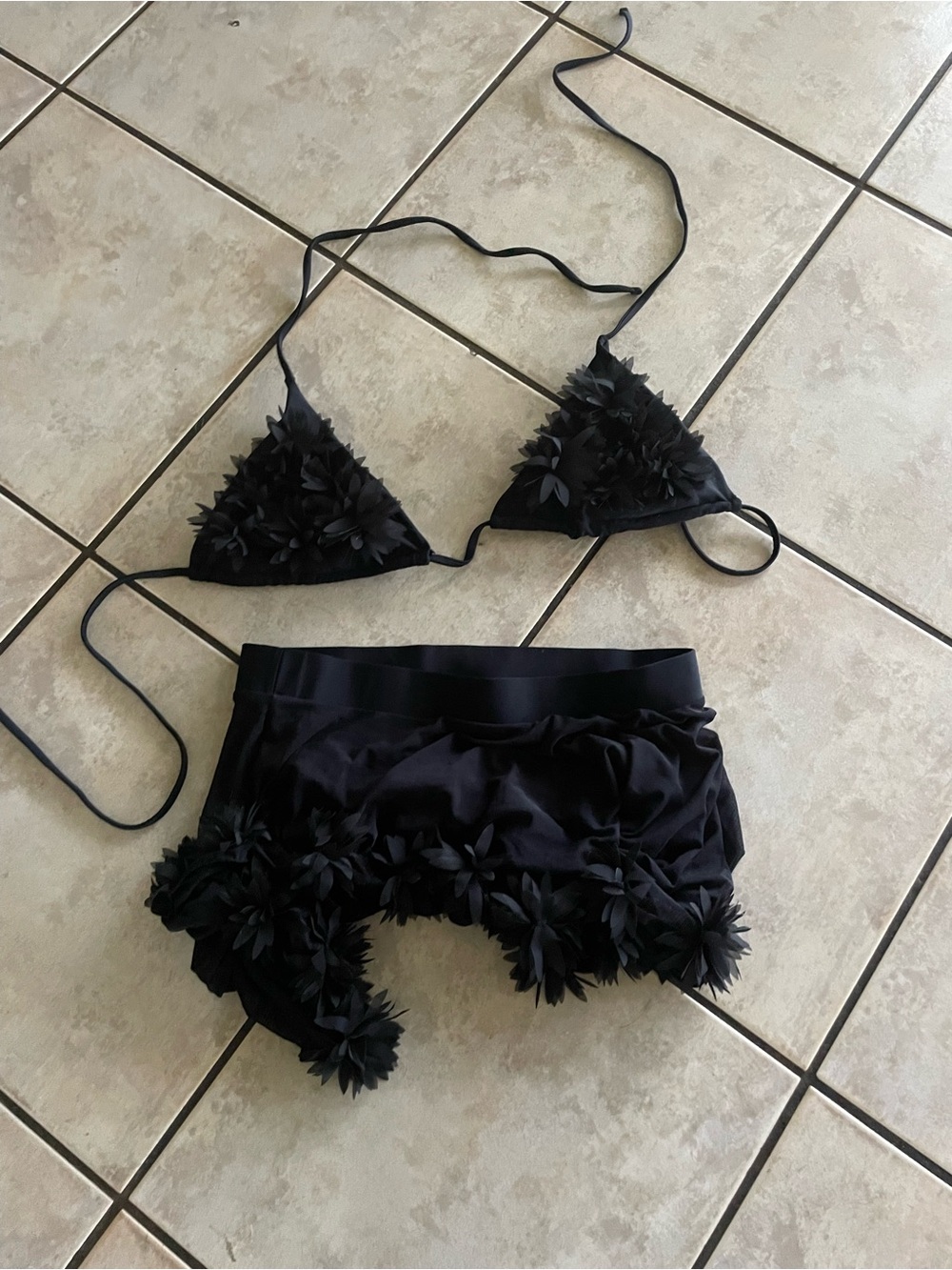 SHEIN Black Floral Appliqué Bikini Set